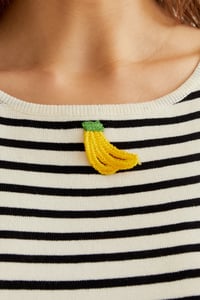 Image 4 of TOP RAYAS BORDADOS BANANA