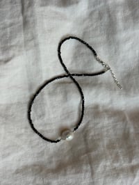 Image 3 of Black Spinel Choker with Baroque Pearl (Silver or Gold) 