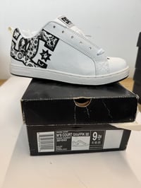 Image 4 of Vintage DC court Graffik Girls size 9