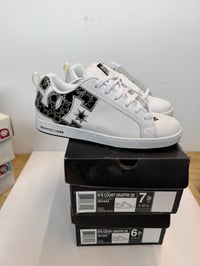 Image 4 of Vintage DC Graffik SE Girls sizes 6 + 7