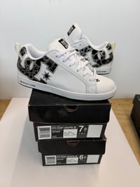 Image 5 of Vintage DC Graffik SE Girls sizes 6 + 7