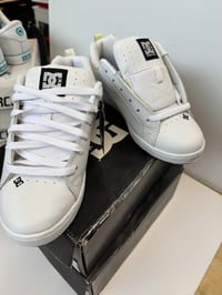 Image 7 of Vintage DC Graffik SE Girls sizes 6 + 7