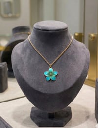 blue hawaiian flower necklace 