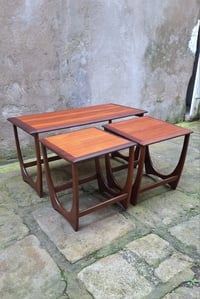 Image 3 of Tables gigognes GPlan en teck années 60