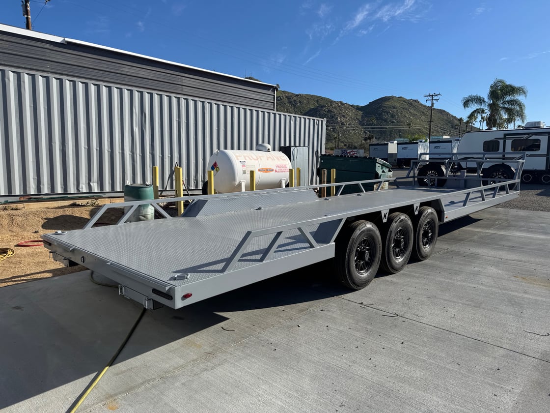 Image of 32' Racer X with top deck