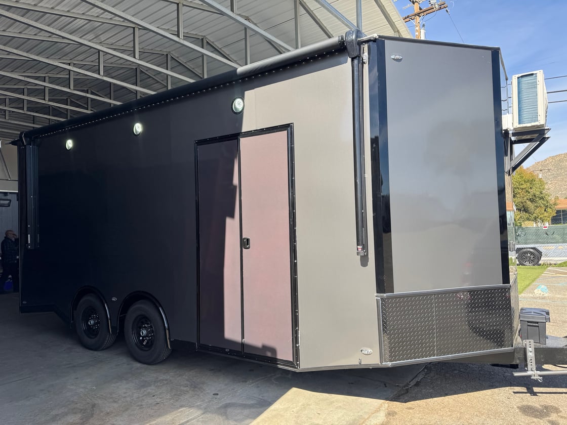 Image of 20'x106'x8' enclosed trailer