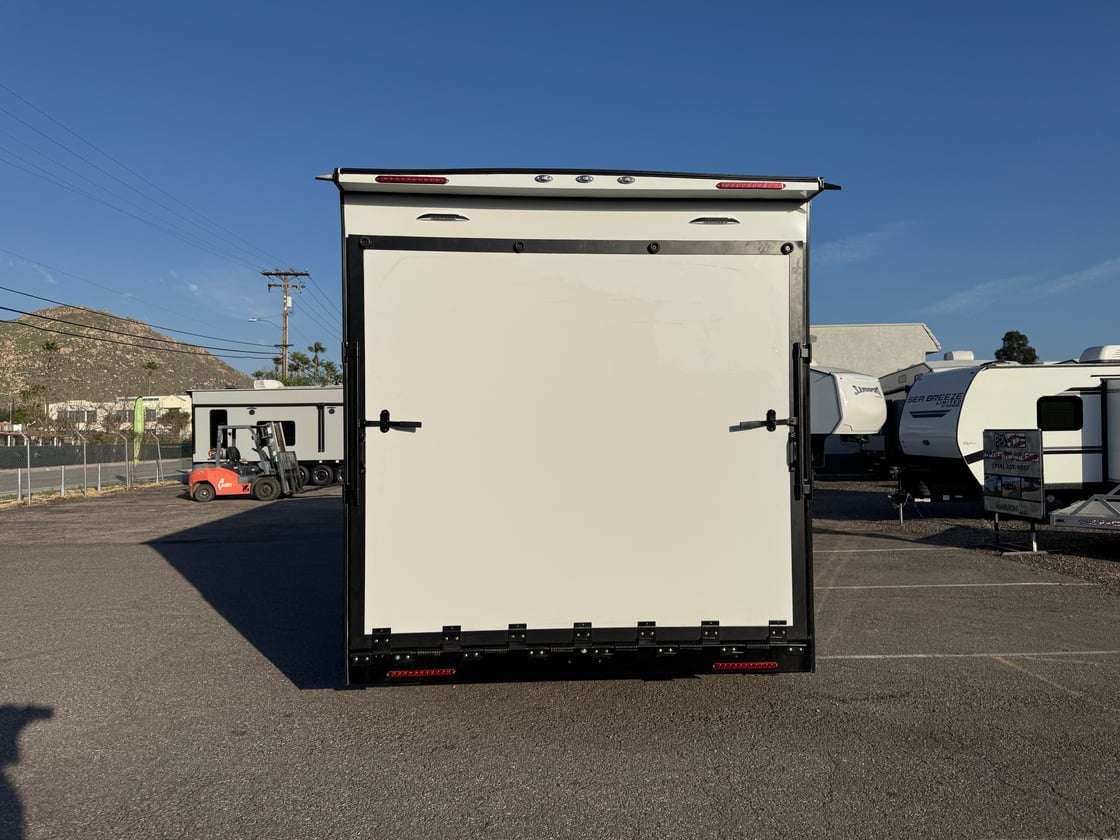 Image of 28'x106''x8' Box trailer