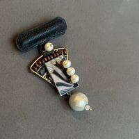 Image 1 of Broche « JOSÉ »