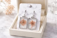 RESIN AND SILVER FLOWER EARRING