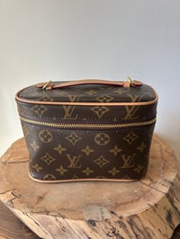 Image 2 of Lidia Vanity Case