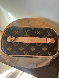Image 3 of Lidia Vanity Case