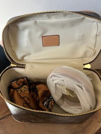 Image 5 of Lidia Vanity Case
