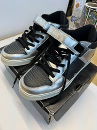 Image 5 of Vintage DC 2094 Volcano Size 9