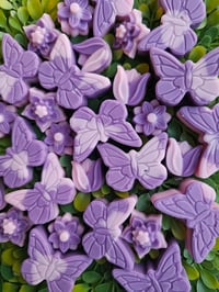 Image 2 of Flora- A Rocky Top Wax Works exclusive custom houseblend fragrance 