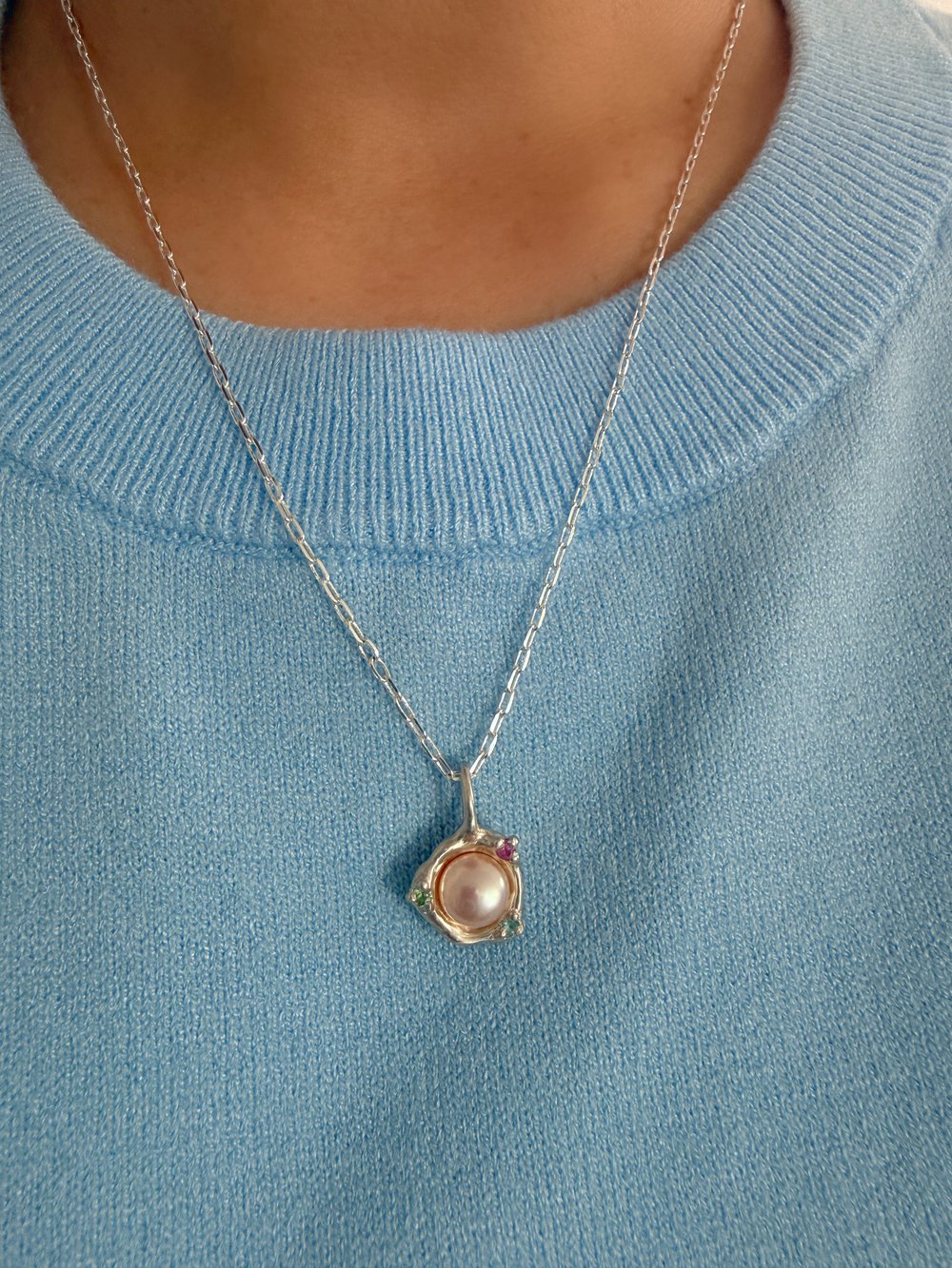 Image of Pod Pearl Pendant