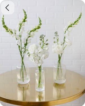Image of Small fresh flowers arrangements 