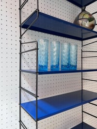 Image 3 of ESTANTERÍA VINTAGE AZUL MARINO, AÑOS 70