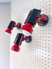 Image 1 of APLIQUE METÁLICO ROJO Y NEGRO, AÑOS 80