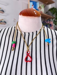 Image 2 of Portaamores y/o collar regulable rojo de Domingo Ayala 