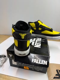 Image 5 of VIntage Fallen Rising Sun size 9