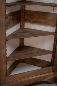 Image 7 of Le vaisselier d'angle