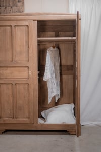 Image 4 of Armoire en chêne