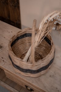 Image 10 of Panier en osier rond