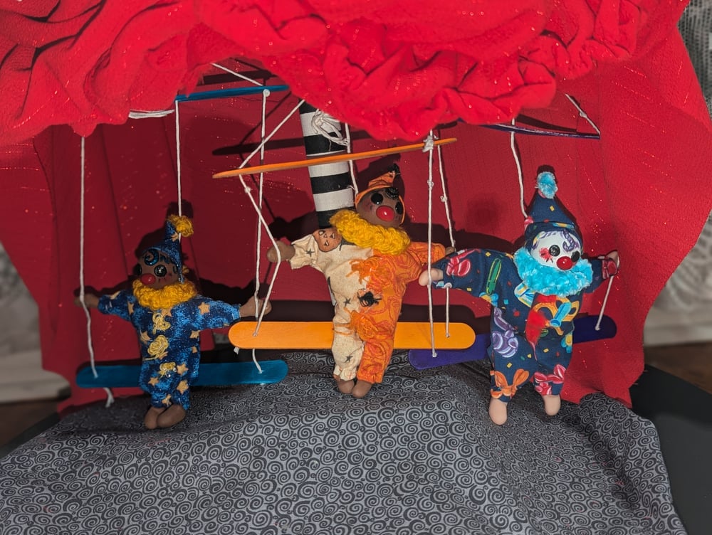 Image of "Shooting Starling" Swinging Puppets