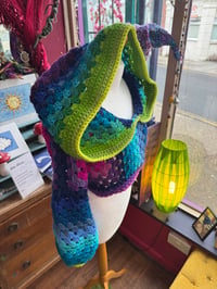 Image 4 of STARBORN - Cropped hooded jumper/sweater - flared bell sleeve - handmade crochet artwear design