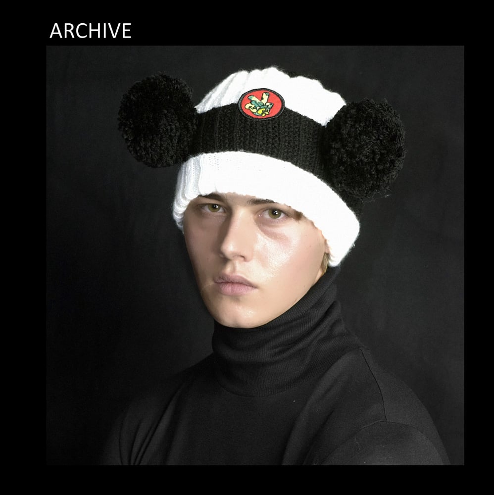 Image of ARCHIVE - POM POM BEANIE 