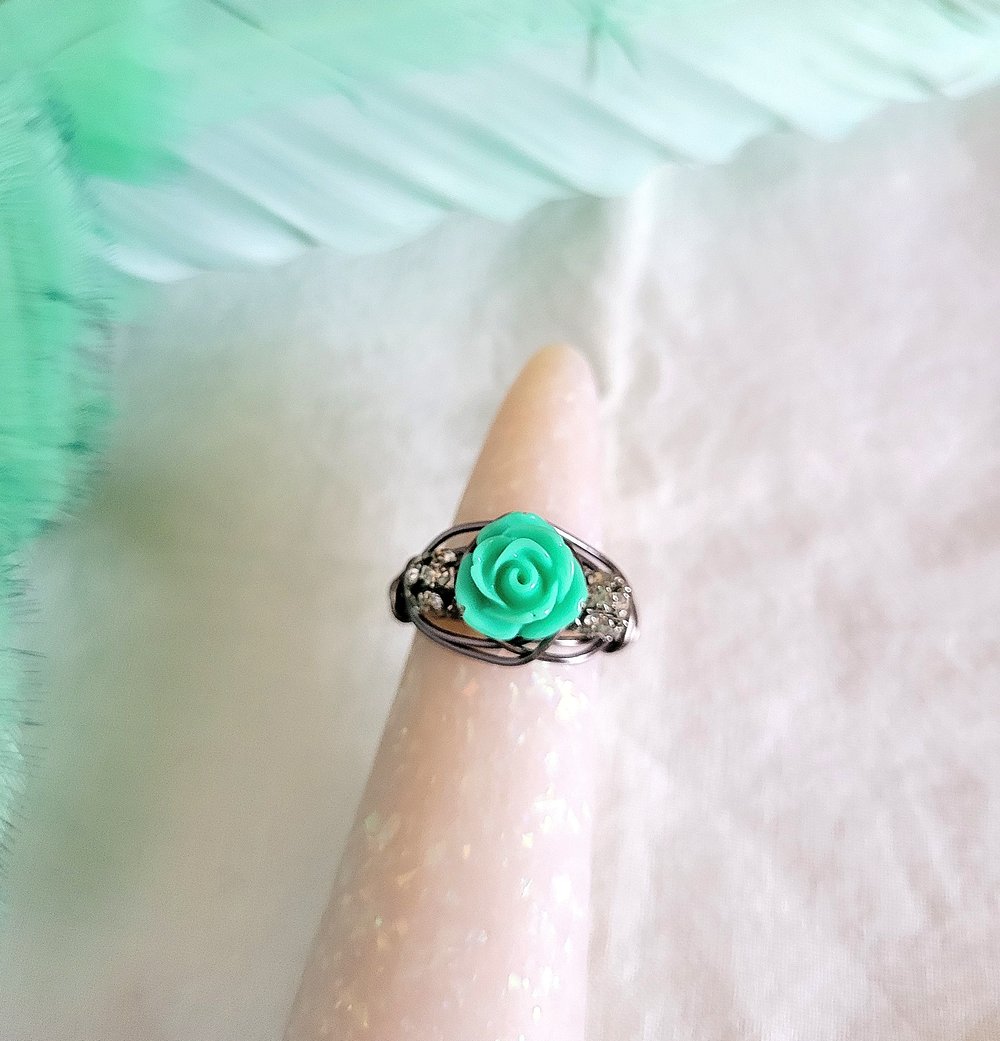 Image of Green Rose Wire Wrapped Ring