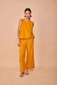 Image 2 of Pantalón Sopela mostaza