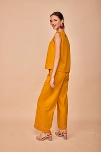 Image 5 of Pantalón Sopela mostaza