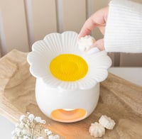 Daisy Shaped Oil Burner and Wax Warmer