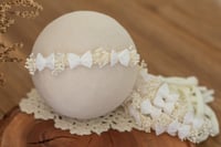 Image 1 of Bow Stretch Tieback - White.