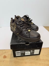 Image 4 of Vintage DC women’s size 9
