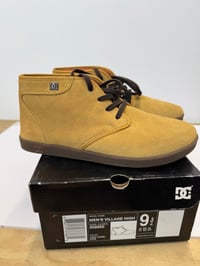 Image 1 of Vintage DC village high size 9.5