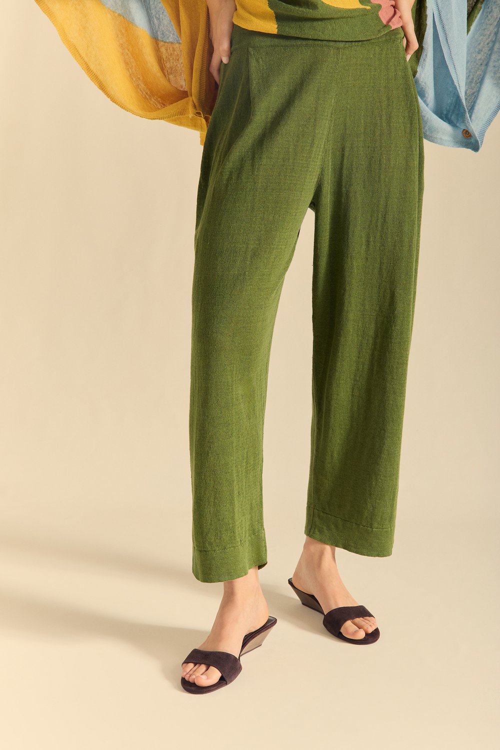 Image of 2-Pantalon lino nudo verde