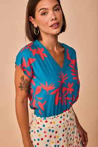 Image 1 of Top Concha hojas