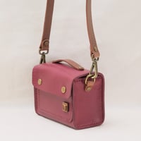 Image 4 of Tiny Tiny Box vegetable-tanned cherry