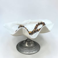 Image 1 of Vide poche en coquillage bénitier ancien Tridacna et pied métal argenté décor de roses 