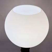 Image 9 of Lampe brutaliste en bois de Charles Dudouyt 1940 pied facettes globe opaline blanche