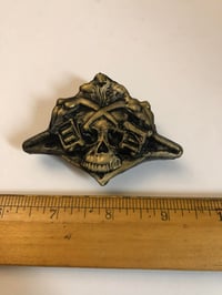 Image 1 of Tattoo Machines Skull Ladies pin gold