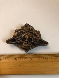 Image 1 of Tattoo Machines Skull Ladies pin bronze