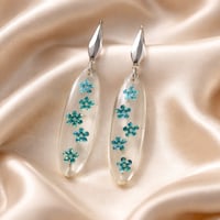 BLUE FLOWER RESIN EARRINGS