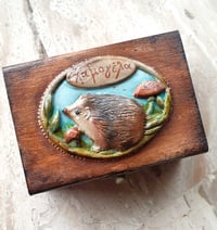 Image 1 of 🦔 'Χαμογέλα' (ξύλινο κουτάκι)