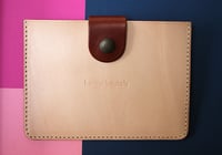 Image 2 of Card holder in naturel and green