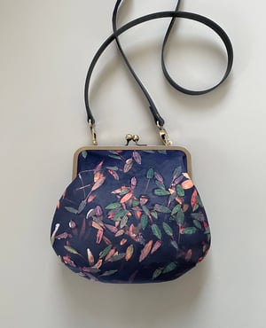 Image of Lochan leaf, large velvet kisslock bag
