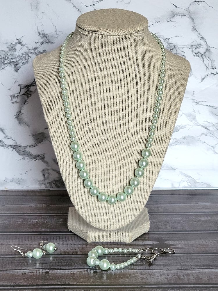 Image of Hand-Knotted Mint Green Pearls Jewelry Set