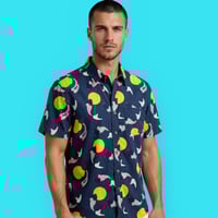 Camisa manga corta carpa fondo azul